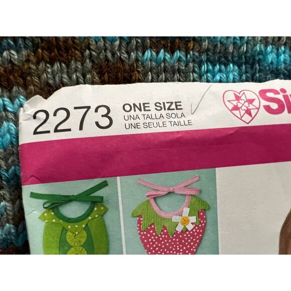 Simplicity Sewing pattern 2273 baby novelty bib pattern fruit veggies - Picture 2 of 5